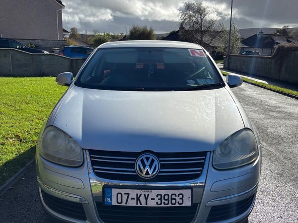 Volkswagen Jetta Saloon, Petrol, 2007, Silver