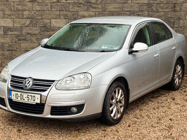 Volkswagen Jetta Saloon, Diesel, 2010, Silver