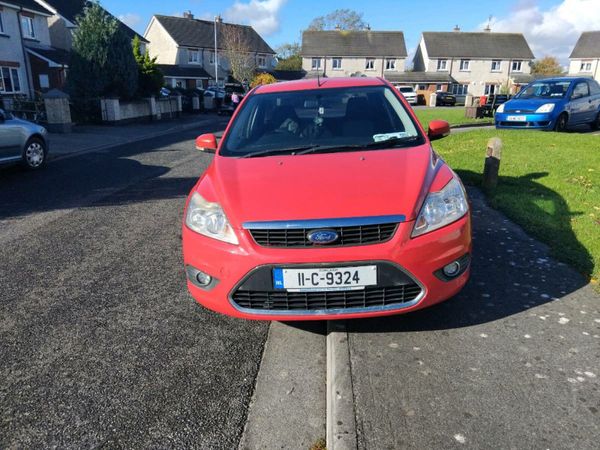 Ford Focus Saloon, Diesel, 2011, Red