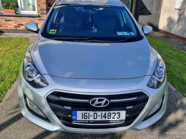 Hyundai i30 Estate/Jeep, Diesel, 2016, Silver