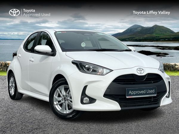 Toyota Yaris Hatchback, Petrol Hybrid, 2025, White