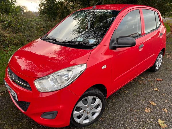 Hyundai i10 Hatchback, Petrol, 2012, Red
