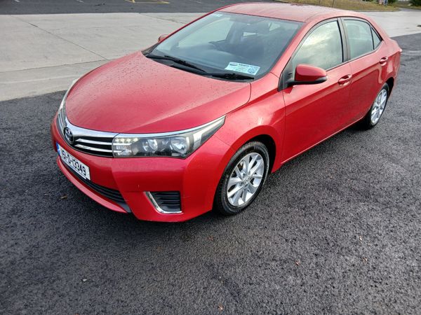 Toyota Corolla Saloon, Diesel, 2015, Red
