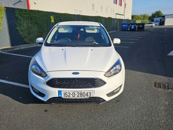 Ford Focus Hatchback, Petrol, 2015, White