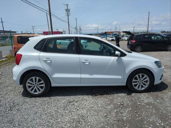 Volkswagen Polo Hatchback, Petrol, 2016, White