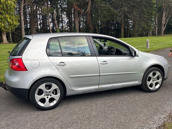 Volkswagen Golf Hatchback, Petrol, 2007, Silver