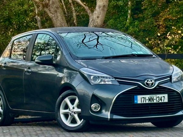 Toyota Yaris Hatchback, Petrol Hybrid, 2017, Grey
