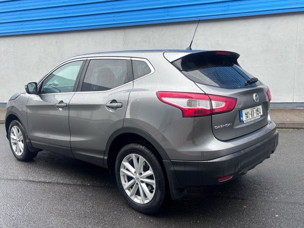 Nissan Qashqai Hatchback, Diesel, 2014, Grey