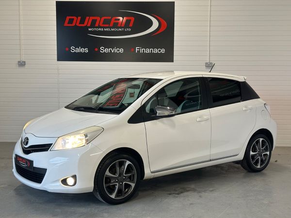 Toyota Yaris Hatchback, Petrol, 2013, White