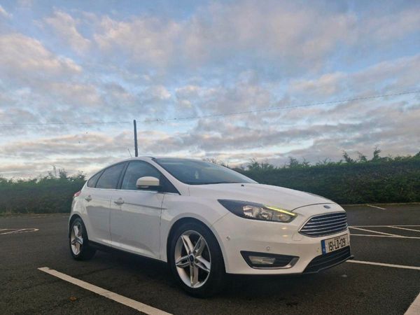 Ford Focus Hatchback, Petrol, 2015, White