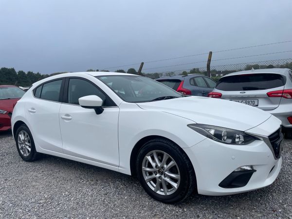 Mazda Mazda3 Hatchback, Petrol, 2016, White
