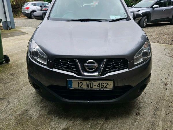 Nissan Qashqai Hatchback, Diesel, 2012, Grey