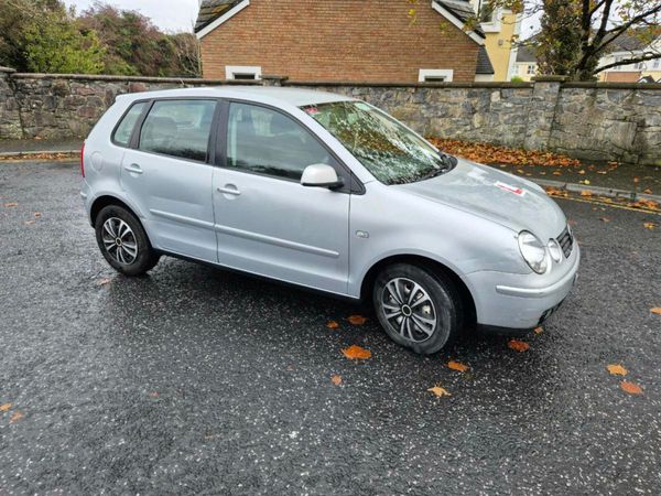 Volkswagen Polo Hatchback, Petrol, 2005, Silver