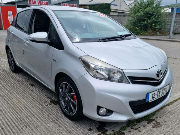 Toyota Yaris Hatchback, Petrol, 2012, Silver