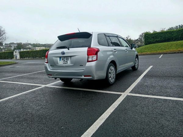 Toyota Corolla Estate, Petrol Hybrid, 2014, Silver