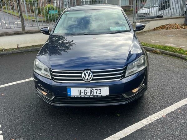 Volkswagen Passat Saloon, Diesel, 2011, Blue