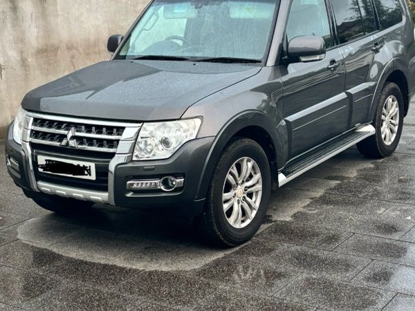 Mitsubishi Pajero SUV, Diesel, 2015, Grey