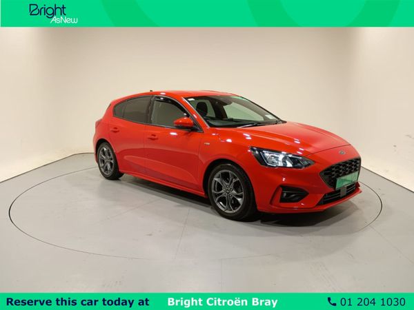 Ford Focus Hatchback, Petrol Hybrid, 2021, Red