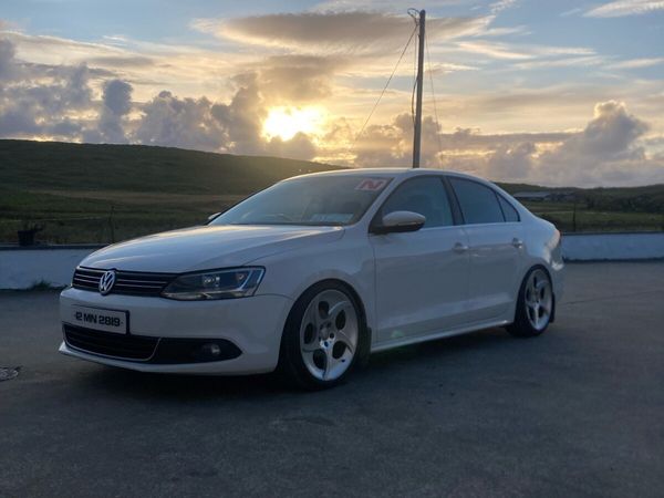 Volkswagen Jetta Saloon, Diesel, 2012, White