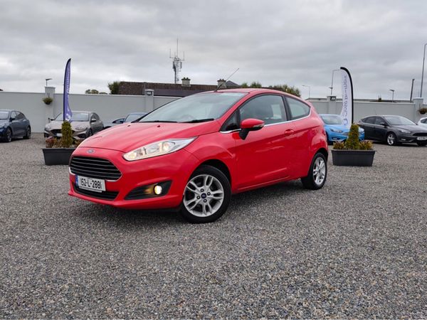 Ford Fiesta Hatchback, Petrol, 2015, Red