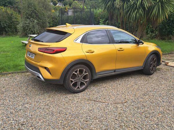 Kia XCeed Hatchback, Petrol, 2021, Yellow