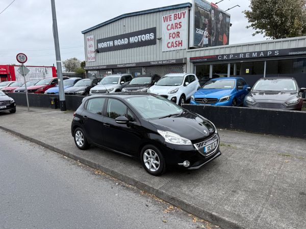 Peugeot 208 Hatchback, Diesel, 2013, Black