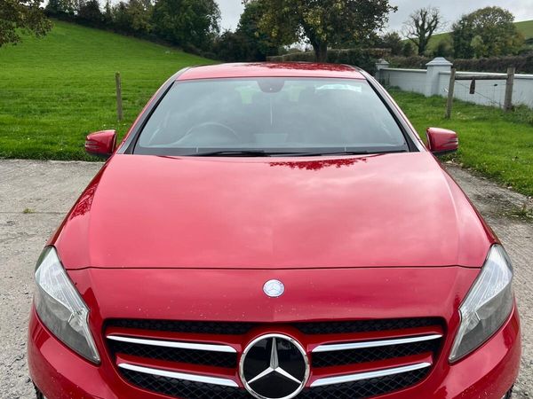 Mercedes-Benz A-Class Hatchback, Diesel, 2015, Red