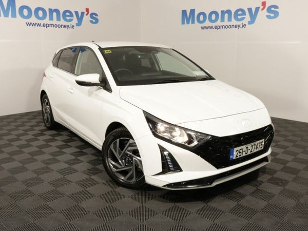 Hyundai i20 Hatchback, Petrol, 2025, White