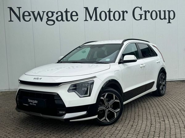 Kia Niro MPV, Petrol Plug-in Hybrid, 2022, White