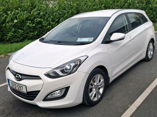 Hyundai i30 Estate/Jeep, Diesel, 2013, White