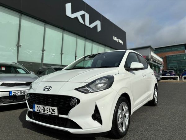 Hyundai i10 Hatchback, Petrol, 2022, White