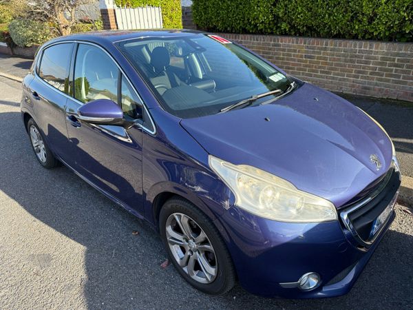 Peugeot 208 Hatchback, Petrol, 2014, Purple