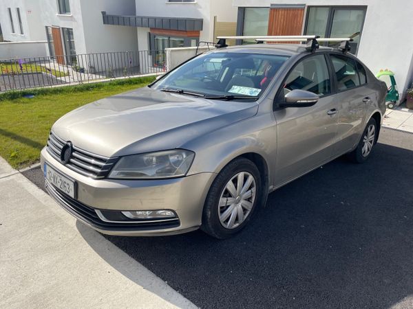 Volkswagen Passat Saloon, Diesel, 2012, Brown