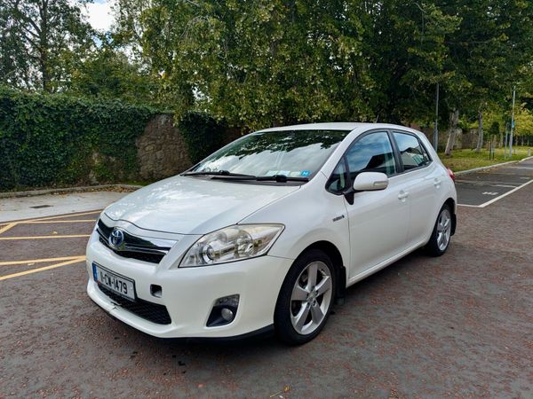 Toyota Auris Hatchback, Petrol Hybrid, 2011, White