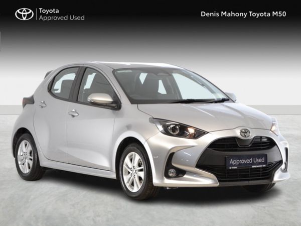Toyota Yaris Hatchback, Petrol Hybrid, 2025, Silver