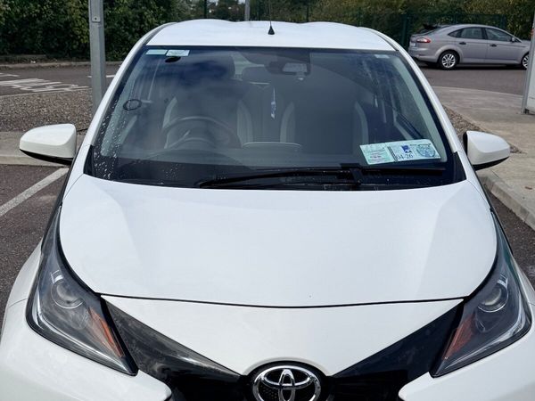 Toyota Aygo Hatchback, Petrol, 2018, White