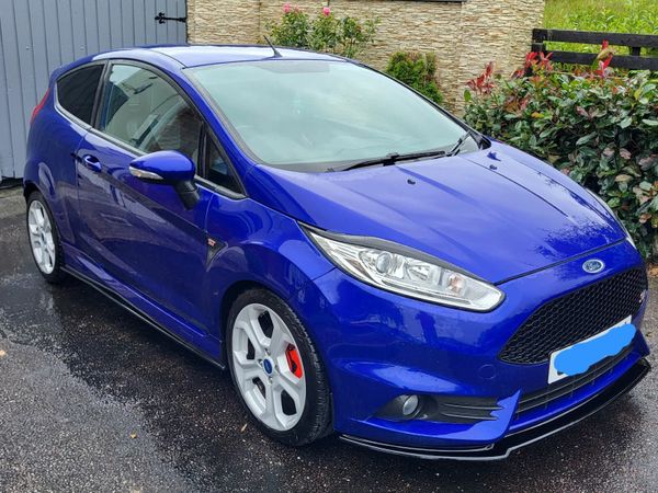 Ford Fiesta Hatchback, Petrol, 2013, Blue