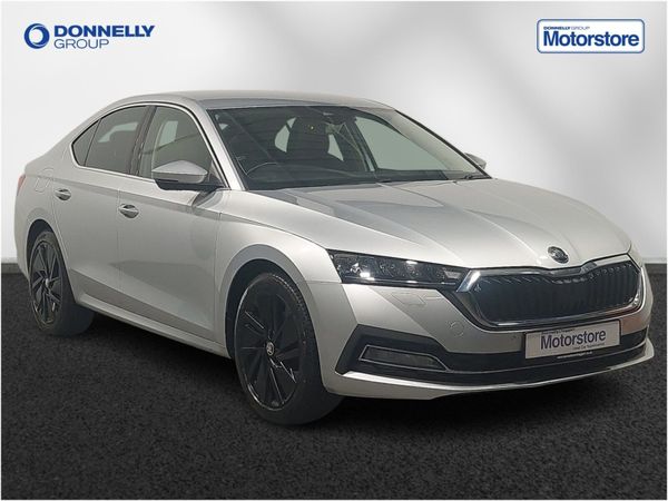 Skoda Octavia Hatchback, Petrol Hybrid, 2021, Silver