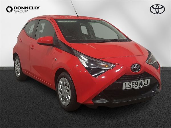 Toyota Aygo Hatchback, Petrol, 2019, Red