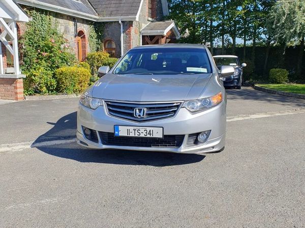 Honda Accord Saloon, Diesel, 2011, Silver