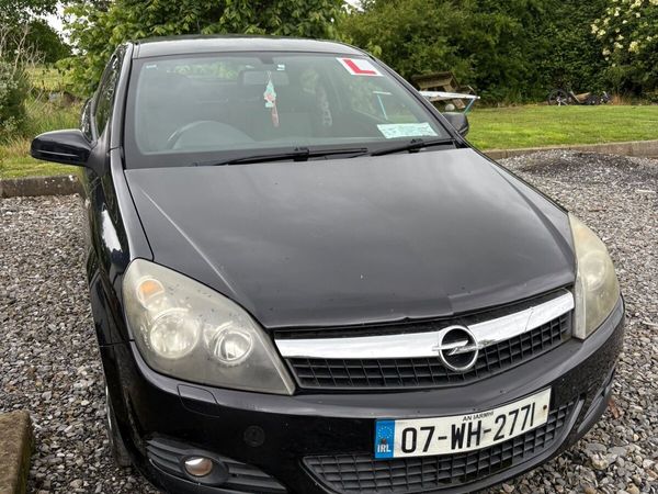 Opel Astra Hatchback, Petrol, 2007, Black