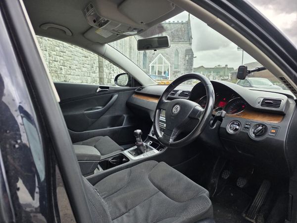 Volkswagen Passat Saloon, Petrol, 2008, Black