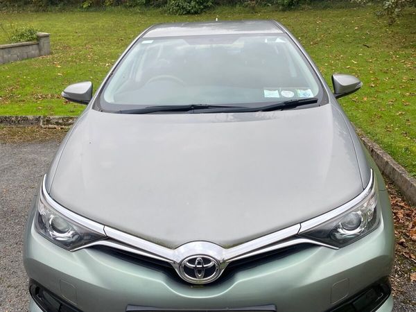 Toyota Auris Hatchback, Diesel, 2016, Grey
