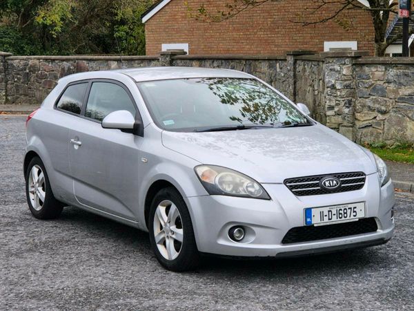 Kia Ceed Hatchback, Petrol, 2011, Silver