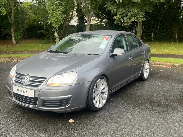 Volkswagen Jetta Saloon, Petrol, 2007, Grey