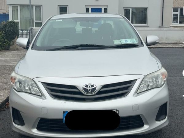 Toyota Corolla Saloon, Diesel, 2011, Silver