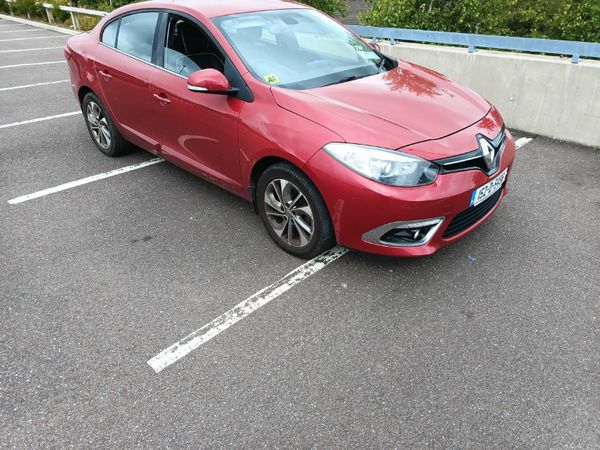 Renault Fluence Saloon, Diesel, 2015, Red
