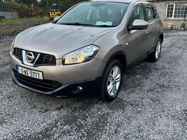 Nissan Qashqai Hatchback, Diesel, 2011, Beige