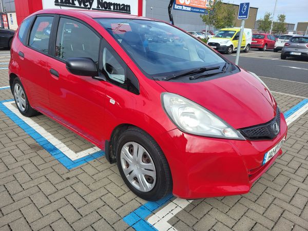 Honda Jazz Hatchback, Petrol, 2014, Red