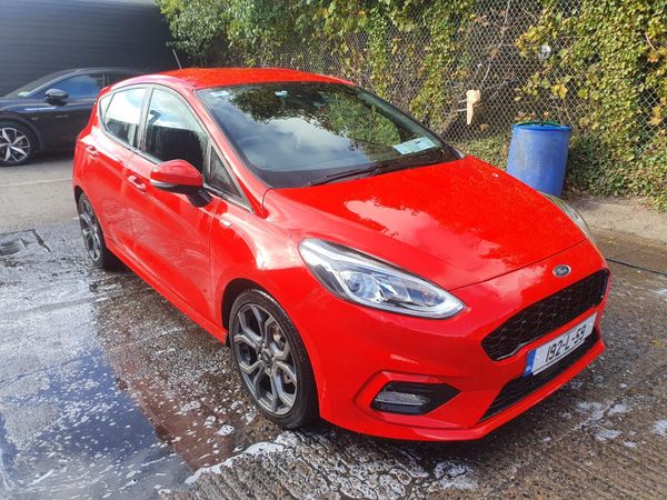 Ford Fiesta Hatchback, Petrol, 2019, Red